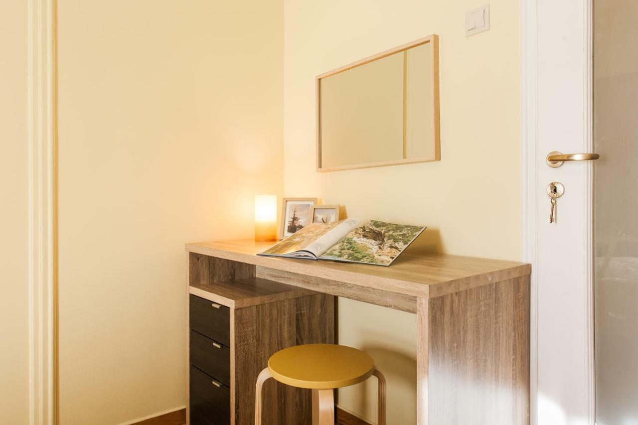 Private Central View Rooms In Apartment Near To Acropolis Metro Station Афіни Екстер'єр фото